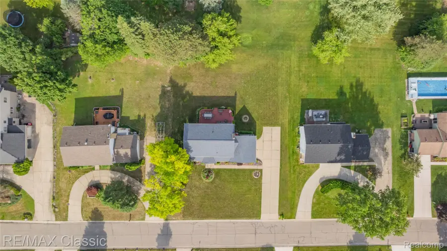 5651 Warrenshire Drive, West Bloomfield, MI 48322 - #3