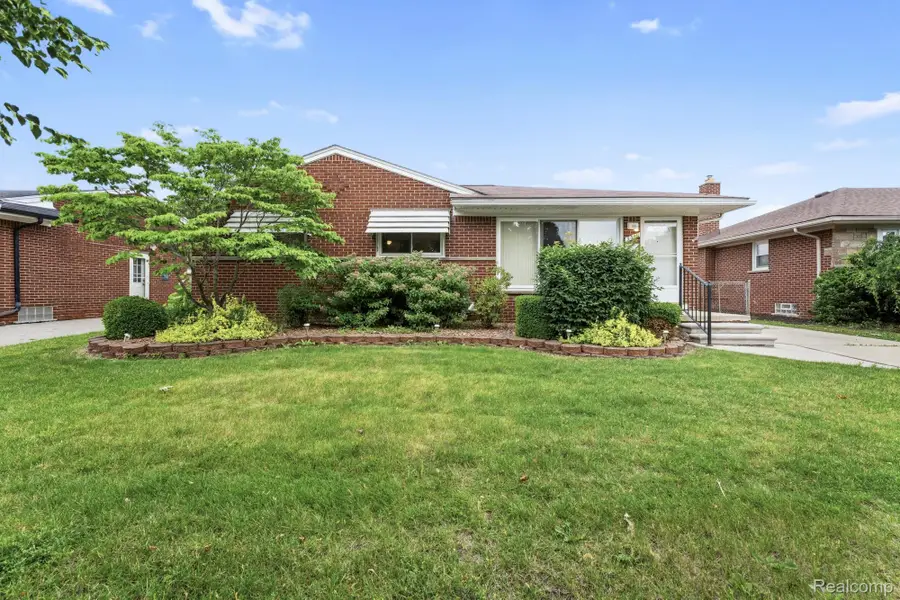 3310 Maidstone Street, Trenton, MI 48183 - #2