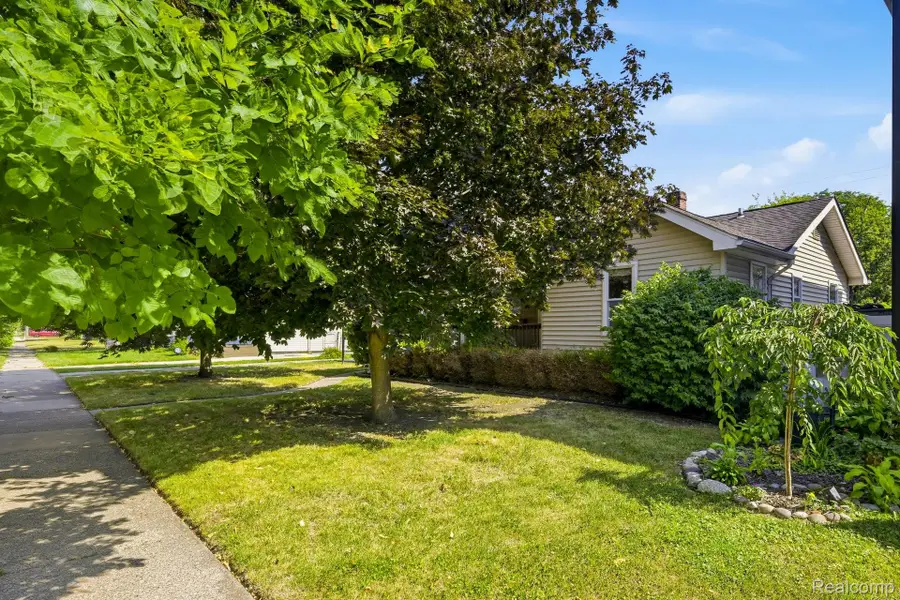 1920 E Saratoga Street, Ferndale, MI 48220 - #2