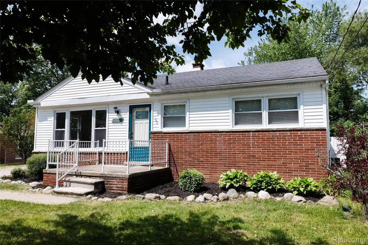 32501 Robeson Street, Saint Clair Shores, MI 48082 - #1