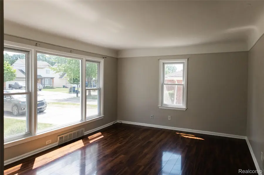 32501 Robeson Street, Saint Clair Shores, MI 48082 - #3
