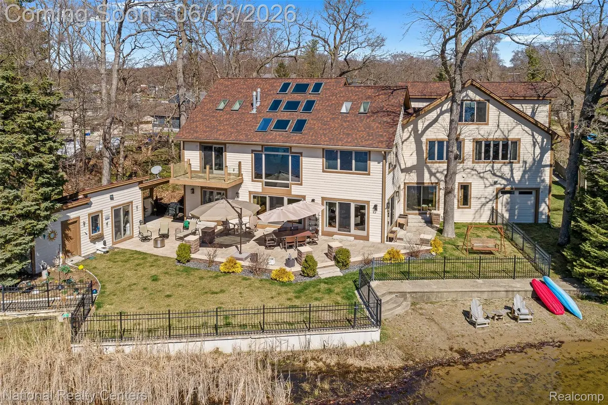 1100 Clearwater Boulevard, White Lake, MI 48386 - #1