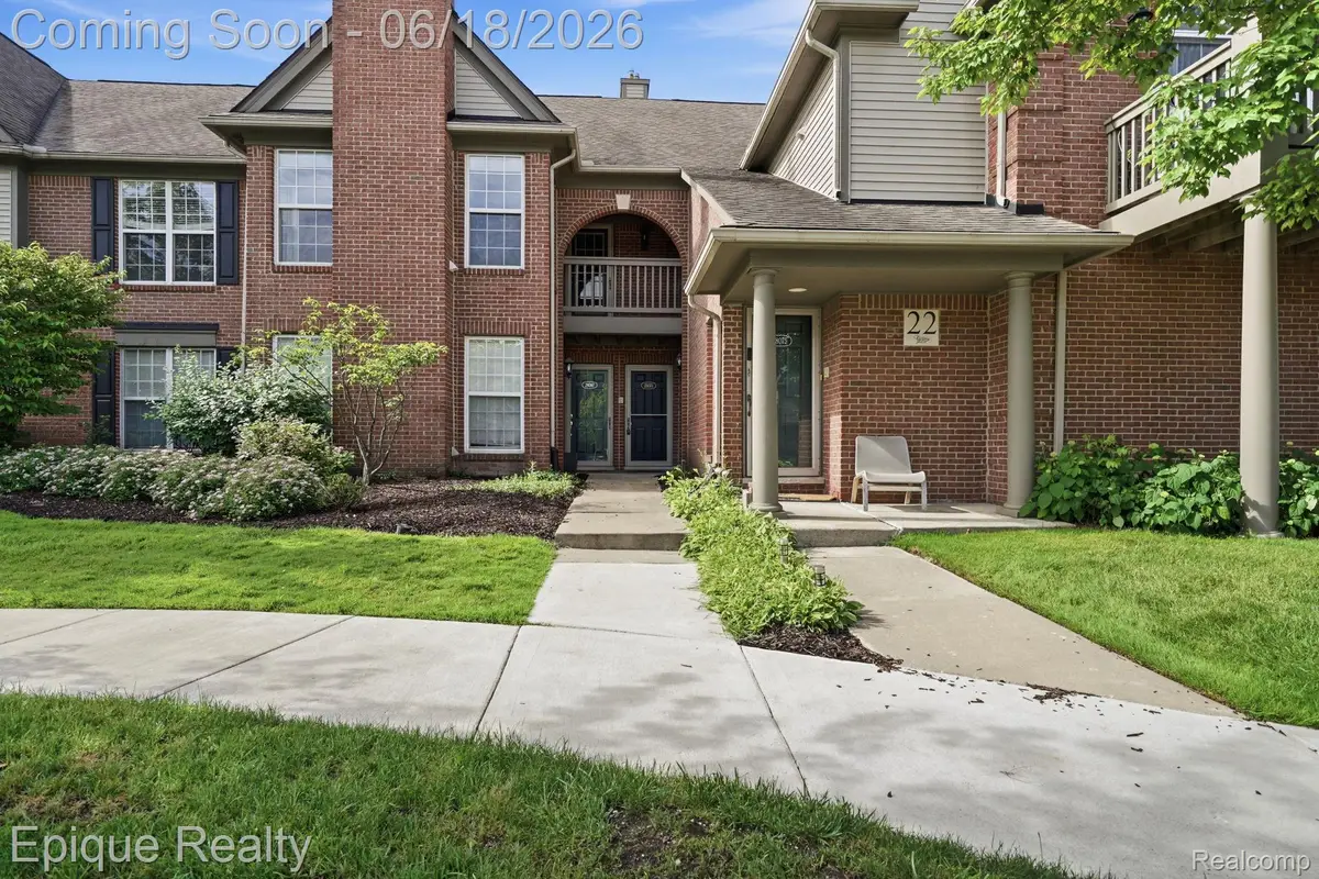 28071 Carlton Way, Novi, MI 48377 - #1