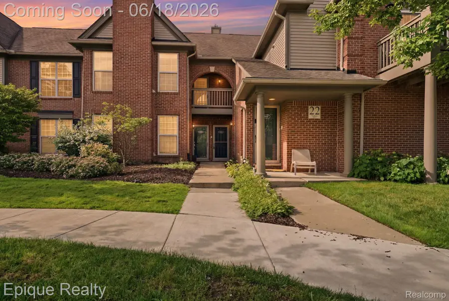 28071 Carlton Way, Novi, MI 48377 - #2