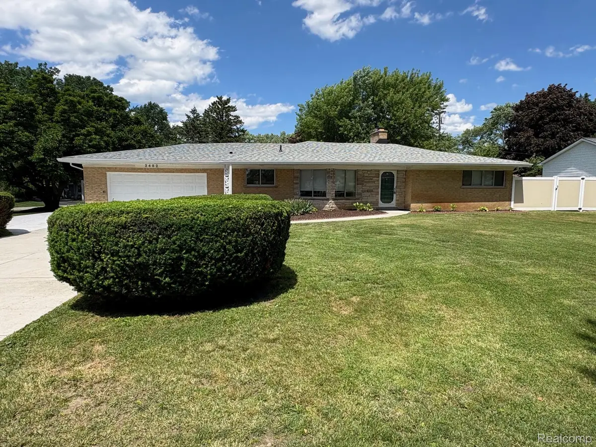2482 Winkleman Drive, Waterford, MI 48329 - #1