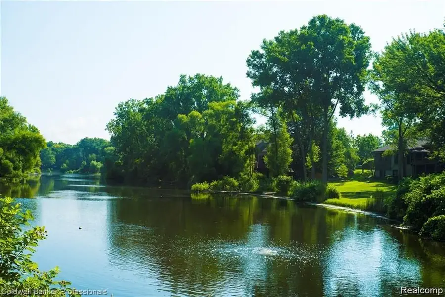 2076 Shore Hill Court, West Bloomfield, MI 48323 - #3