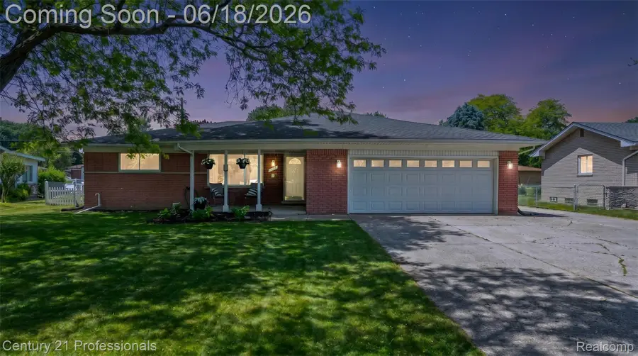 37717 Maas Drive, Sterling Heights, MI 48312 - #2