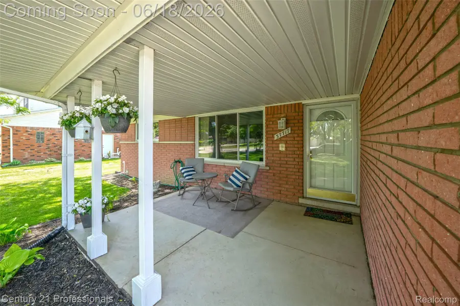 37717 Maas Drive, Sterling Heights, MI 48312 - #3