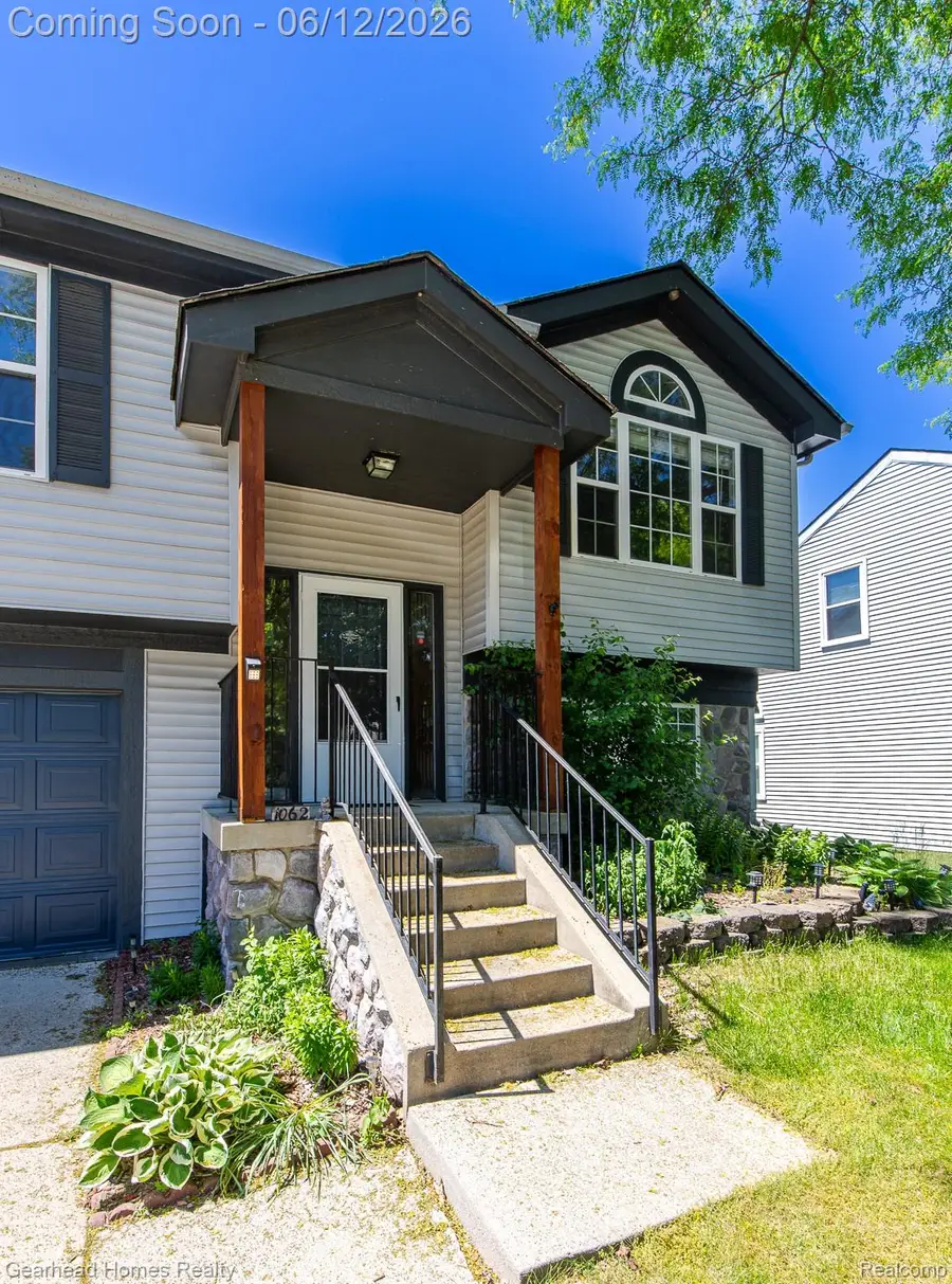 1062 Princeton Drive, Waterford, MI 48327 - #2
