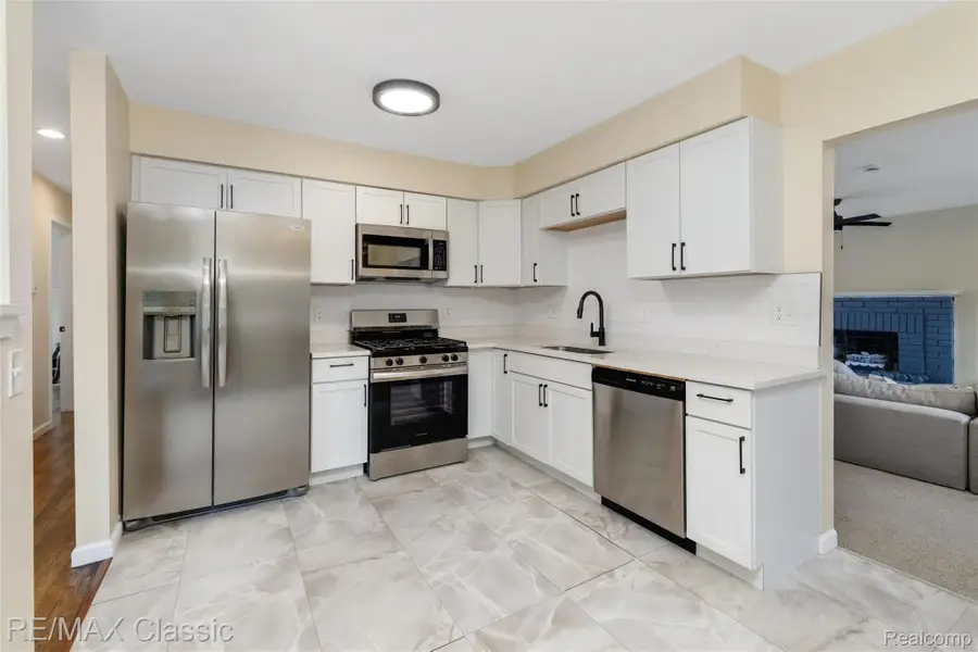 11789 Danforth Drive, Sterling Heights, MI 48312 - #2