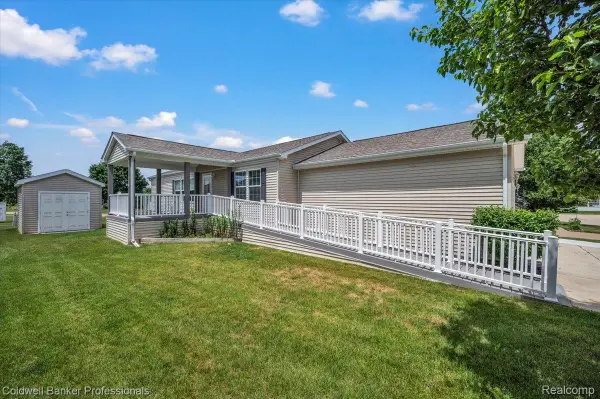 289 Pompano Court, Lapeer, MI 48446