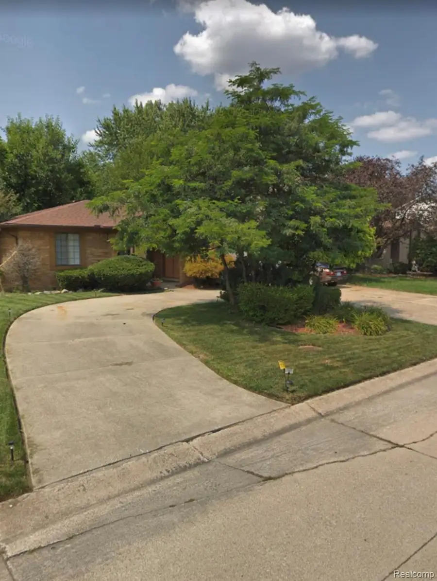 39409 Garony Drive, Clinton, MI 48038 - #2