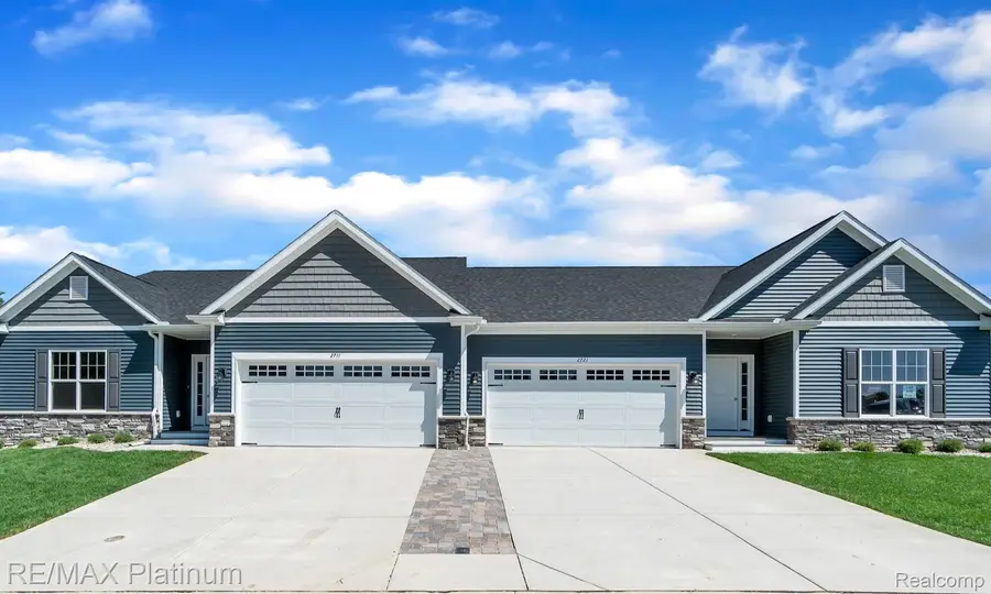 859 Oakwood Circle #21, Fenton, MI 48430 - #3