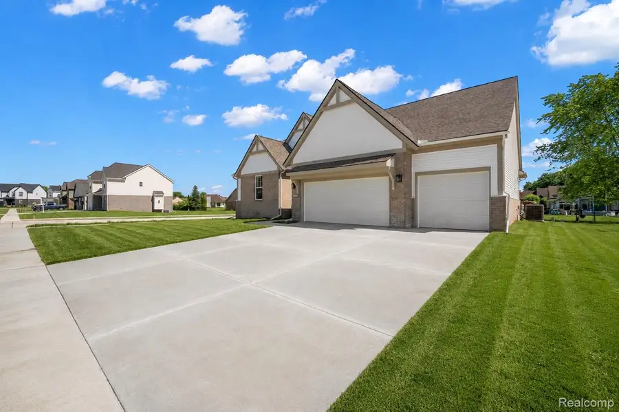 28324 Nadia Lane, Chesterfield, MI 48047 - #3