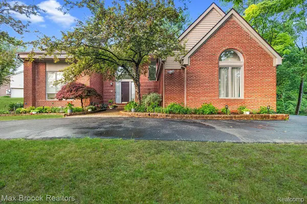 2295 Shore Hill Drive, WestBloomfield, MI 48323