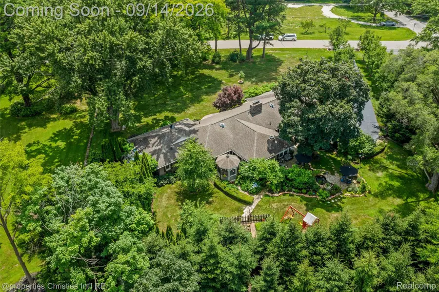 32765 Eastlady Drive, Beverly Hills, MI 48025 - #3