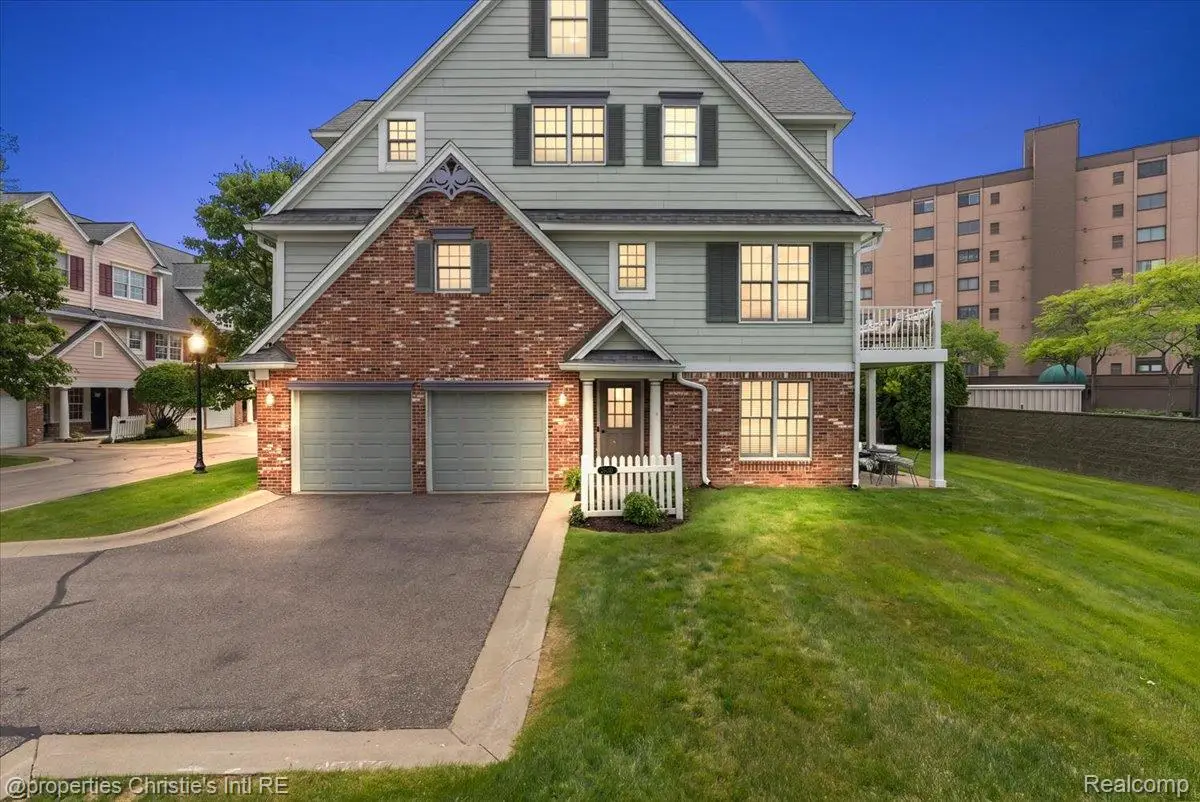 26010 Felicity Landing, Harrison Township, MI 48045 - #1