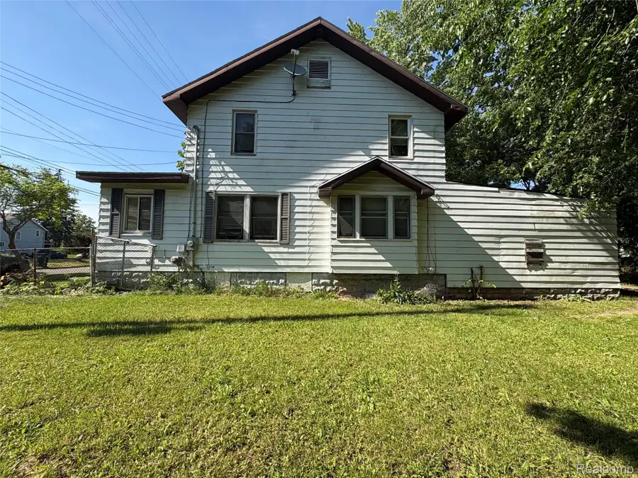 815 Buffalo Street, Lansing, MI 48915 - #2