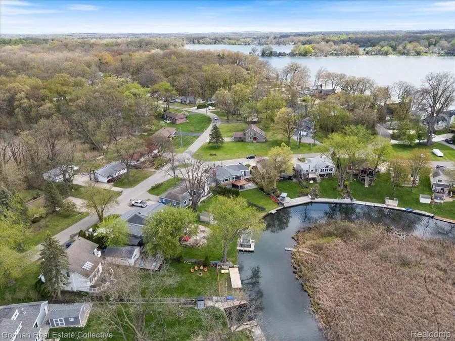 4583 Forest Avenue, Waterford, MI 48328 - #3