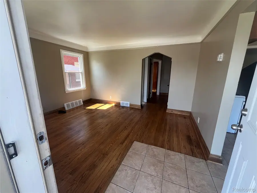 1410 Mayflower Avenue, Lincoln Park, MI 48146 - #3