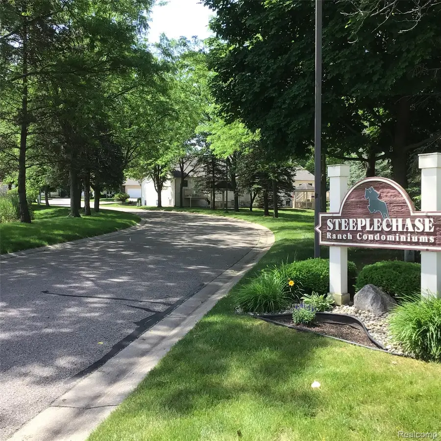 6052 Belmont Court, Grand Blanc, MI 48439 - #2