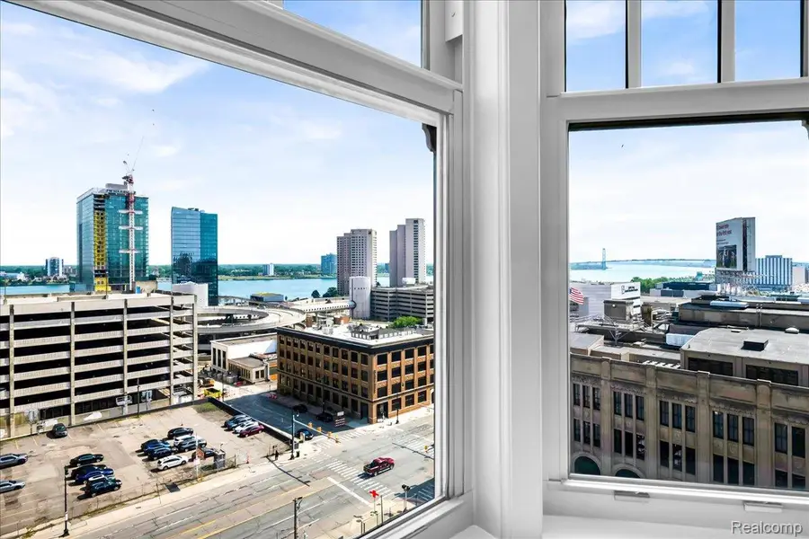 525 W Lafayette Boulevard #11D, Detroit, MI 48226 - #3