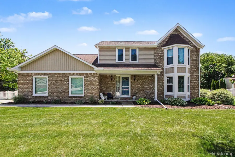 6433 Woodcrest Ridge, Clarkston, MI 48346 - #3