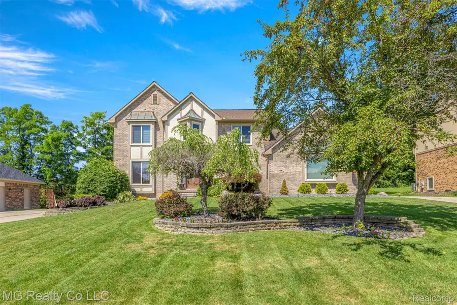 25499 Hunt Club Boulevard, Farmington, MI 48335 - #3