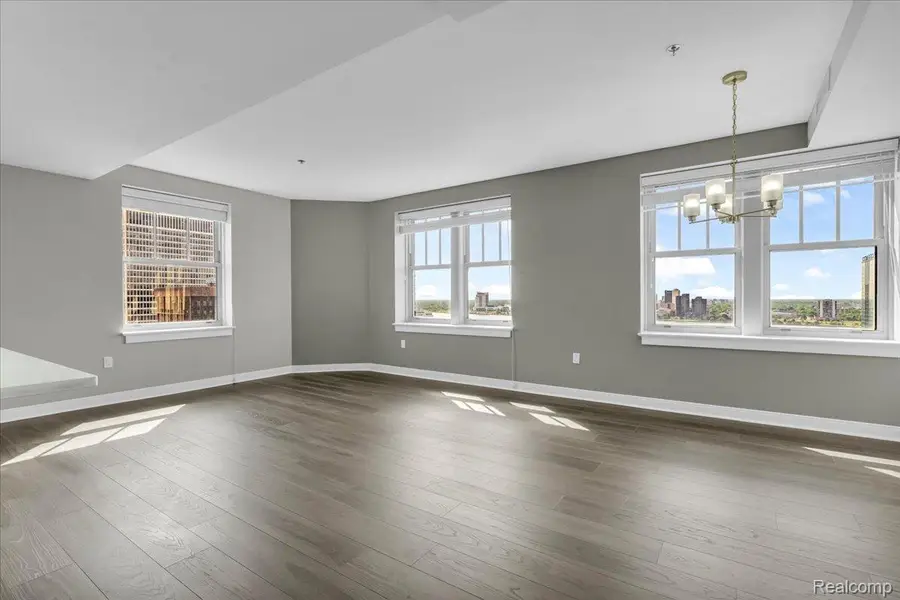 525 W Lafayette Boulevard #18E, Detroit, MI 48226 - #3
