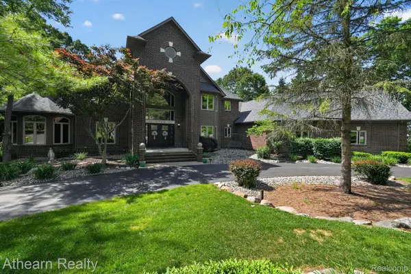 5326 Lake Forest Boulevard, Brighton, MI 48116