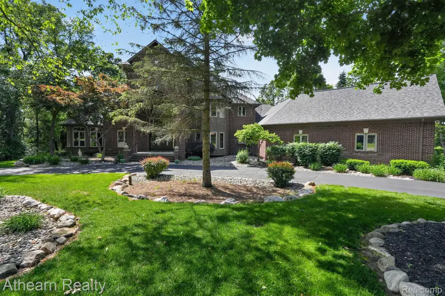 5326 Lake Forest Boulevard, Brighton, MI 48116 - #2