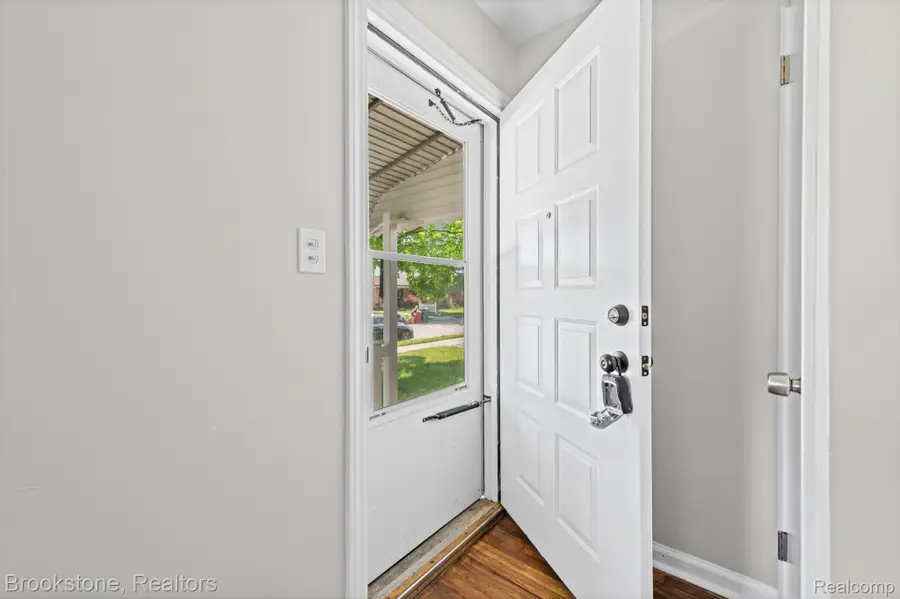 18099 Rosetta Avenue, Eastpointe, MI 48021 - #2