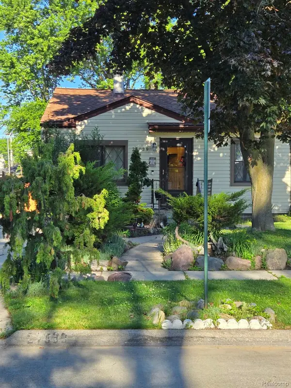 27039 Alden Street, MadisonHeights, MI 48071