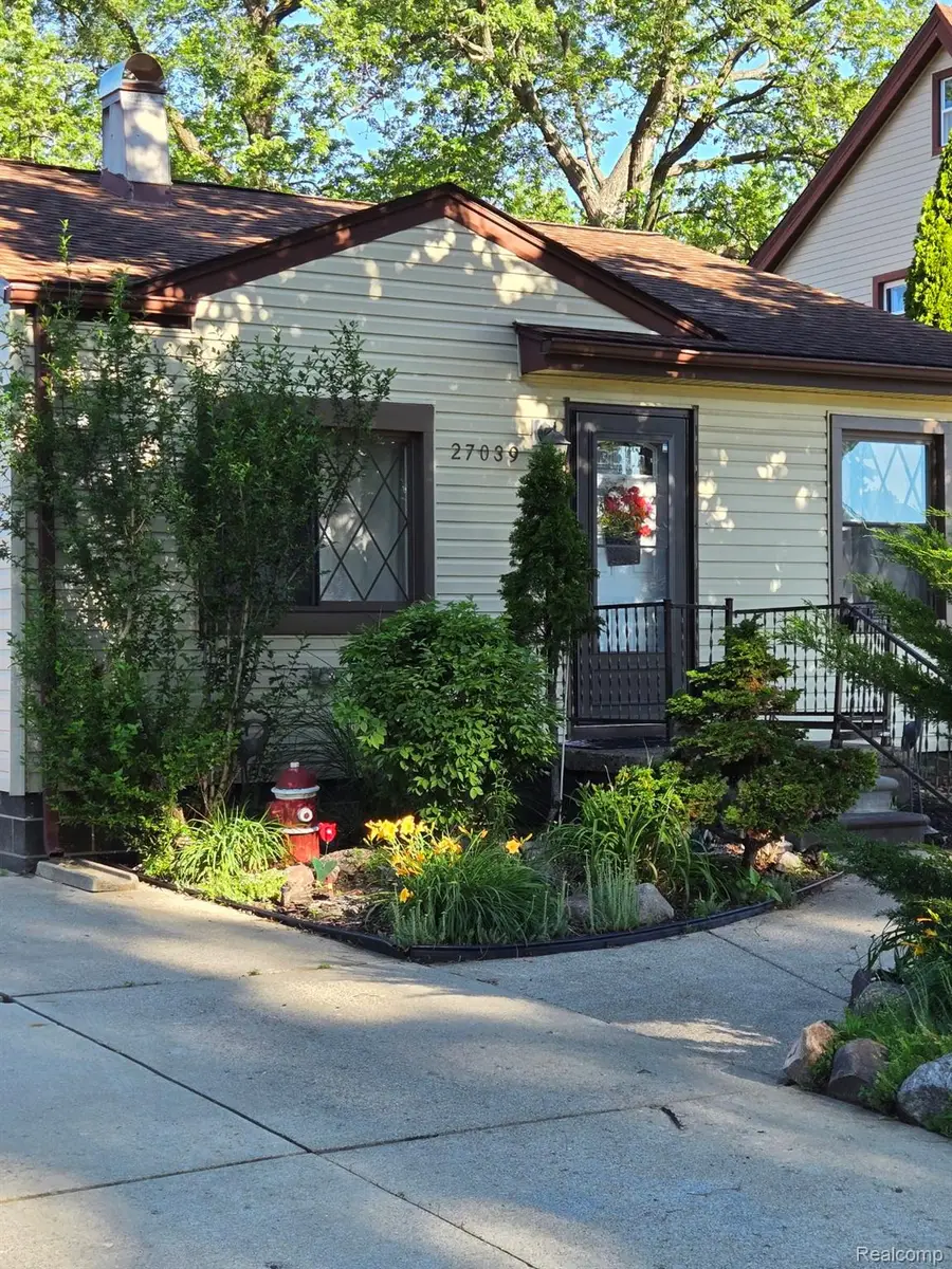 27039 Alden Street, Madison Heights, MI 48071 - #3