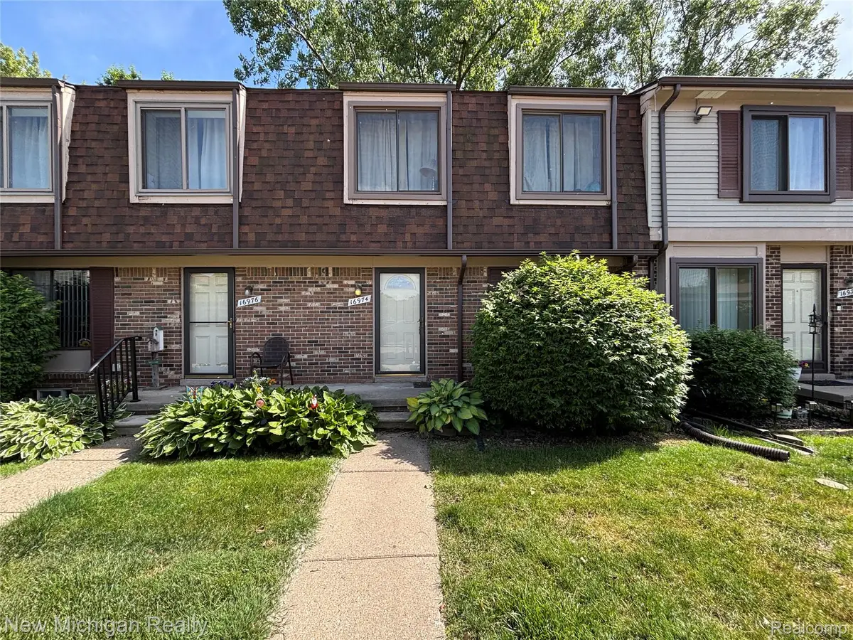 16974 Kingsbrooke Drive, Clinton, MI 48038 - #1