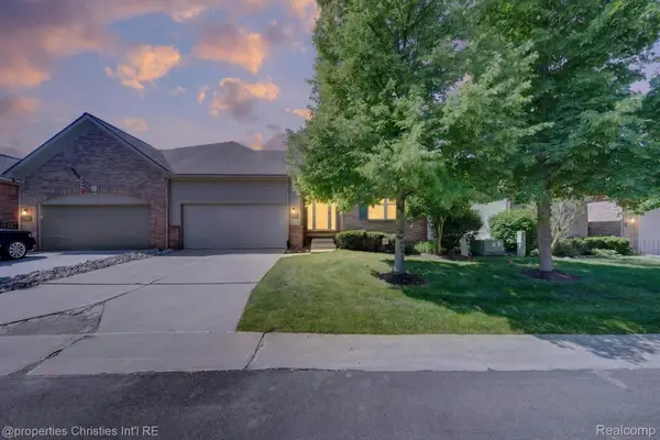 237 Winslow Circle, CommerceTwp, MI 48390