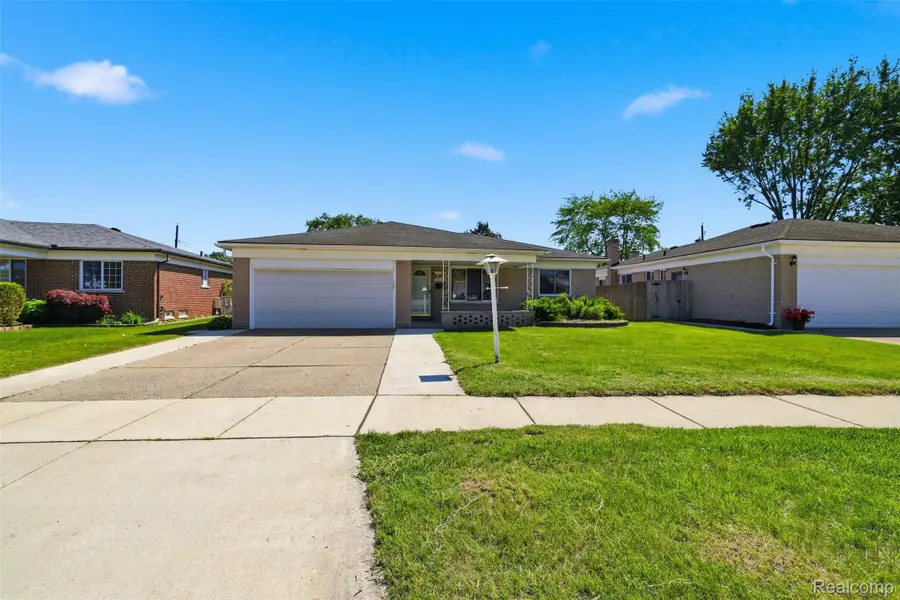3418 Winterfield Drive, Warren, MI 48092 - #2