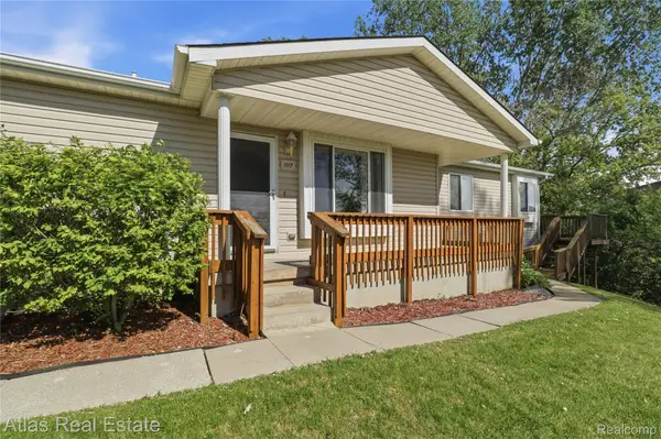 1117 Lake Shore Circle, GrandBlanc, MI 48439