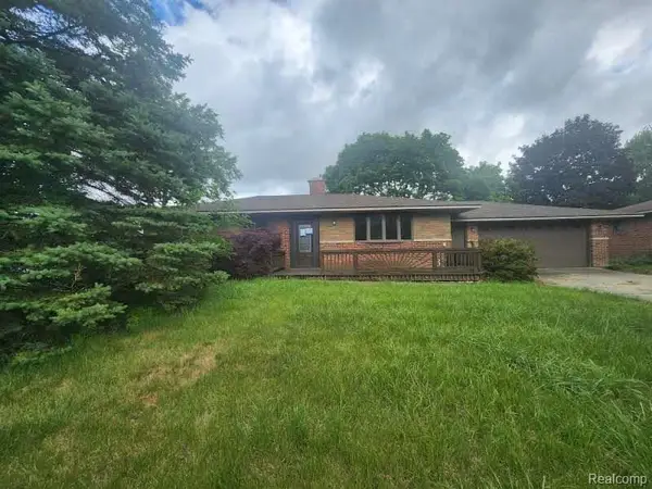 3804 Embarcadero Street, Waterford, MI 48329