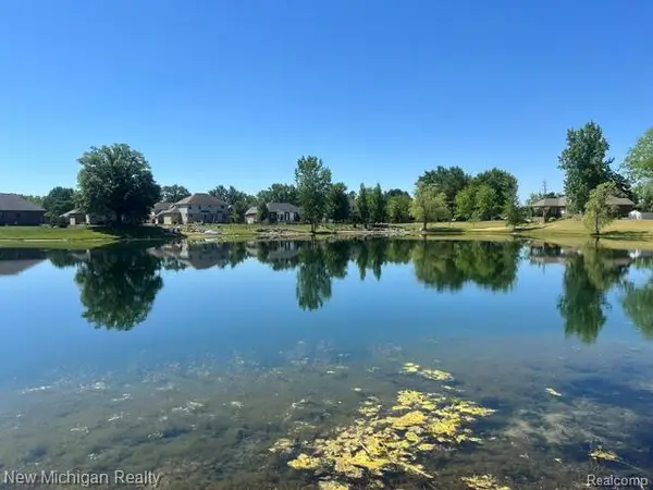 27146 Clear Lake Drive, NewBaltimore, MI 48051