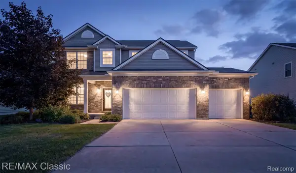 10884 Bouldercrest Drive, SouthLyon, MI 48178