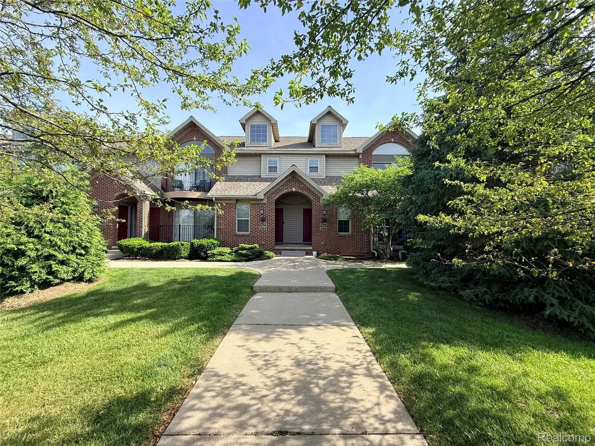 2916 Signature Boulevard, Ann Arbor, MI 48103 - #1