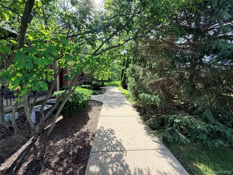 2916 Signature Boulevard, Ann Arbor, MI 48103 - #3