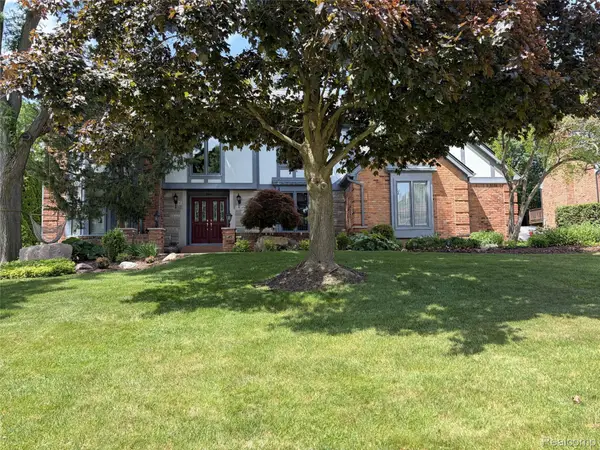 2534 Topsham Drive, RochesterHills, MI 48306