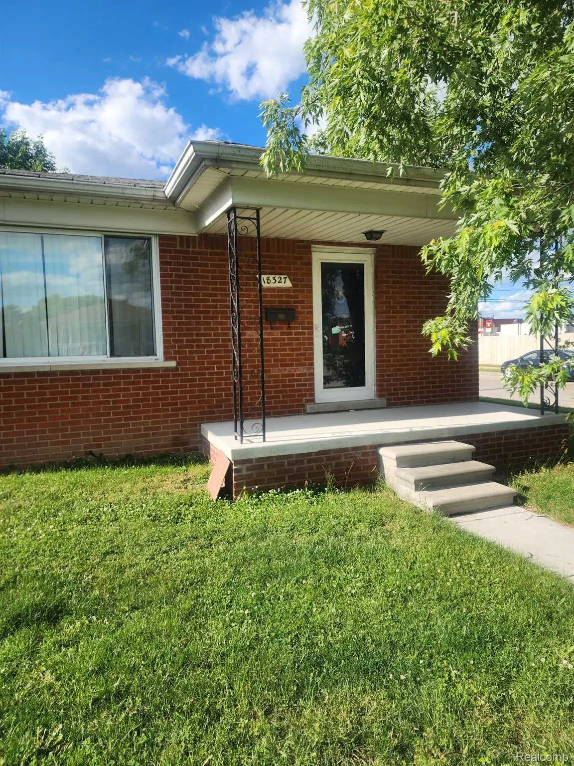 18327 Holland Avenue, Eastpointe, MI 48021 - #1