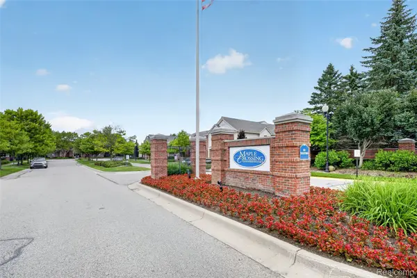 23104 Chesapeake Circle, WalledLake, MI 48390