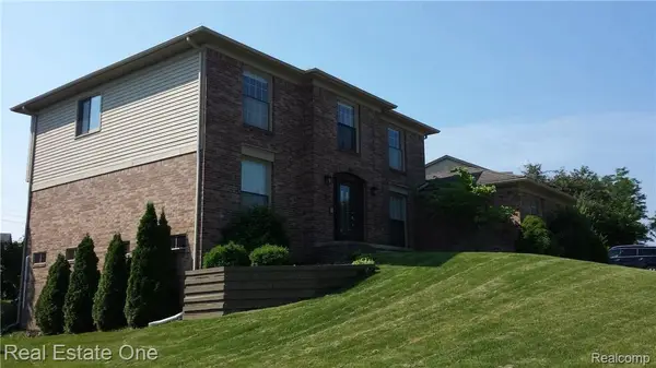 475 Dorchester Way, Milford, MI 48381