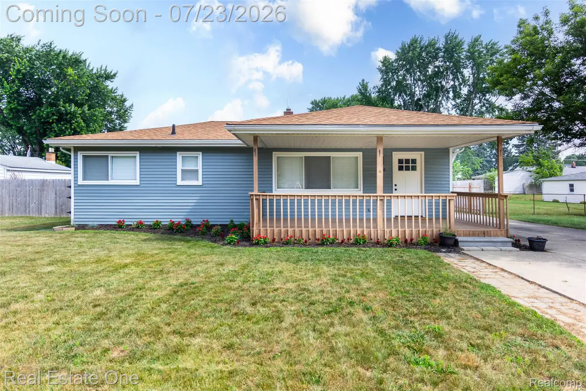 7354 N Shaker Drive, Waterford, MI 48327 - #1