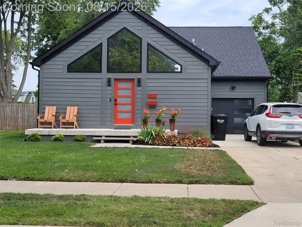 26514 Barrington Street E, MadisonHeights, MI 48071