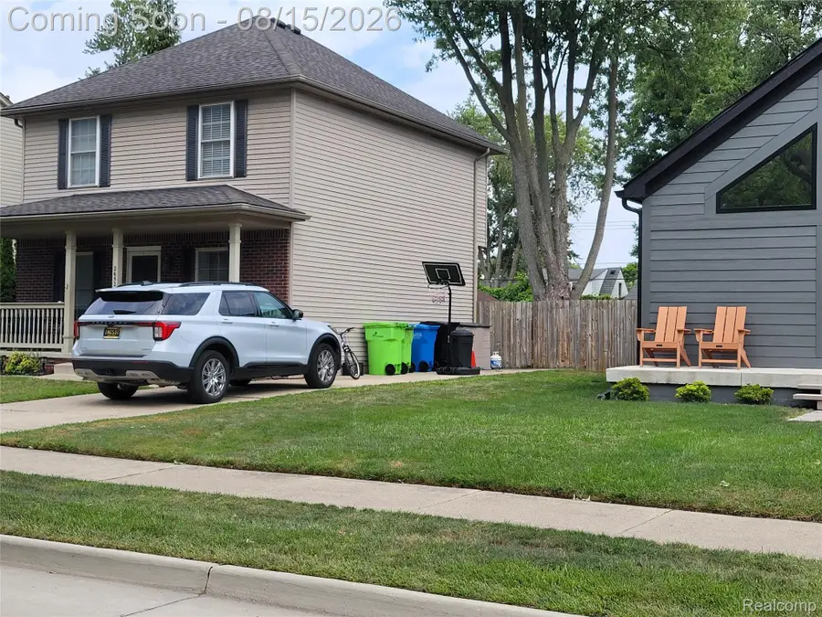 26514 Barrington Street E, Madison Heights, MI 48071 - #2